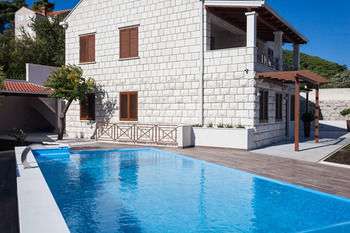 Peragro Apartment